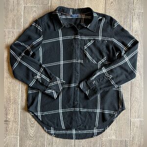 Denver Hayes Black Plaid Button-Up Shirt | Size Medium